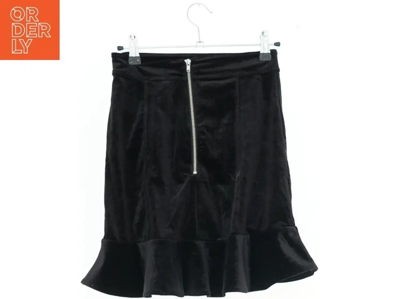 Billede 2 - Sort nederdel med flæsekant fra H&M (str. S)
