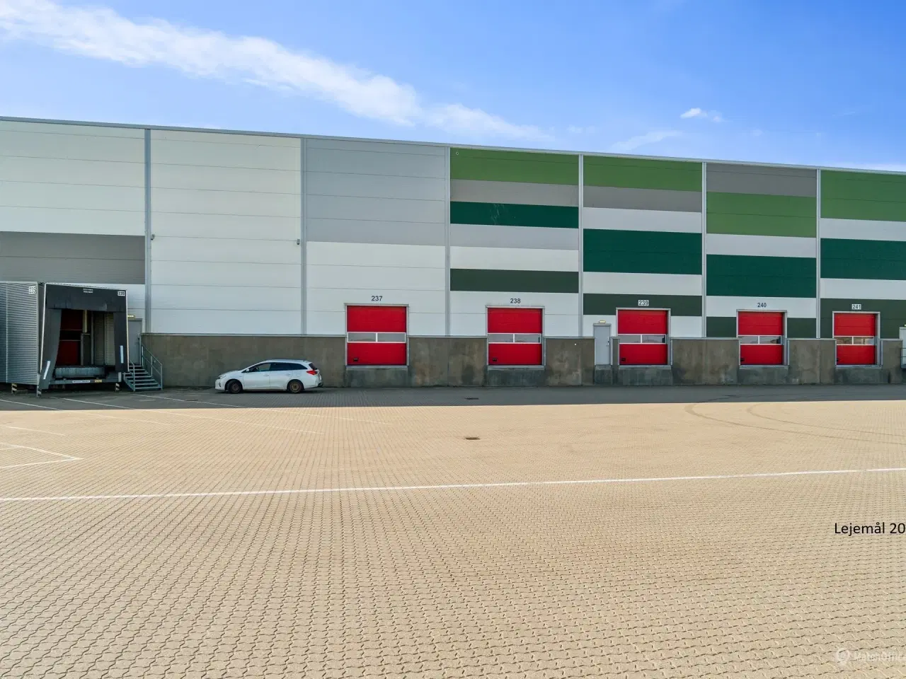 Billede 16 - Logistiklejemål med porte og ramper og en loftshøjde op til 10 meter