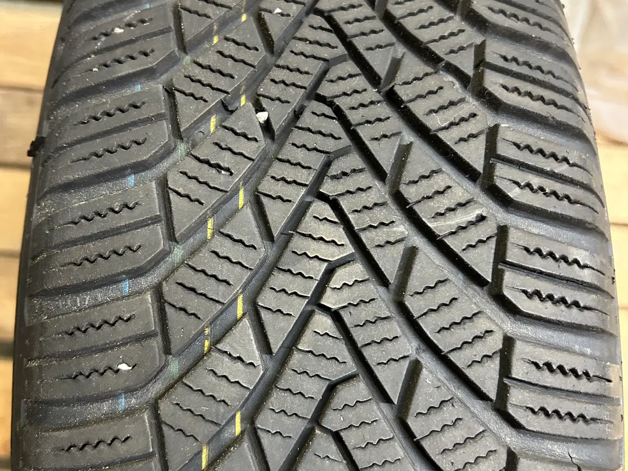 Billede 2 - Vinterdæk VW Passat 5x112mm 195/65 R15