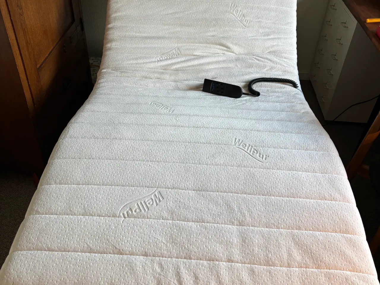 Billede 3 - Elevations seng med madras
