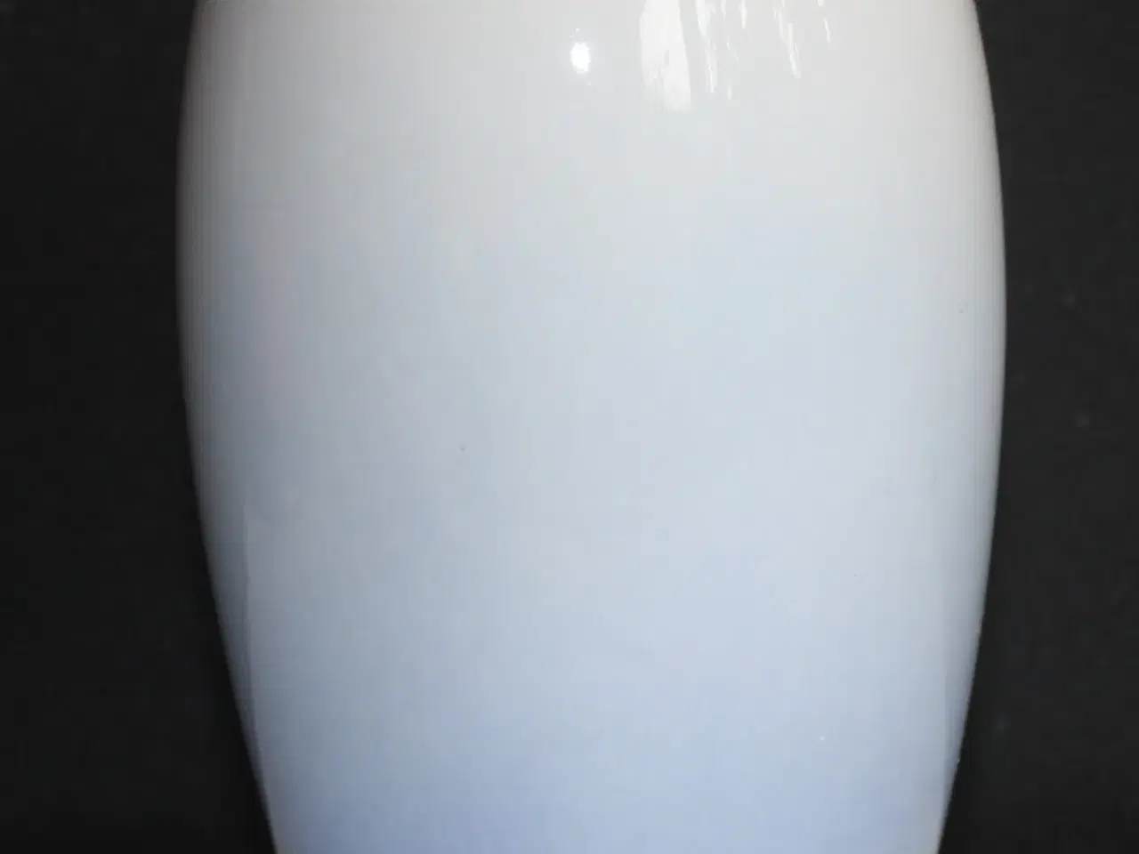 Billede 3 - Vase med liljekonval fra Bing og grøndahl