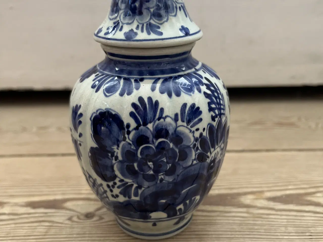 Billede 2 - Delft krukke med låg