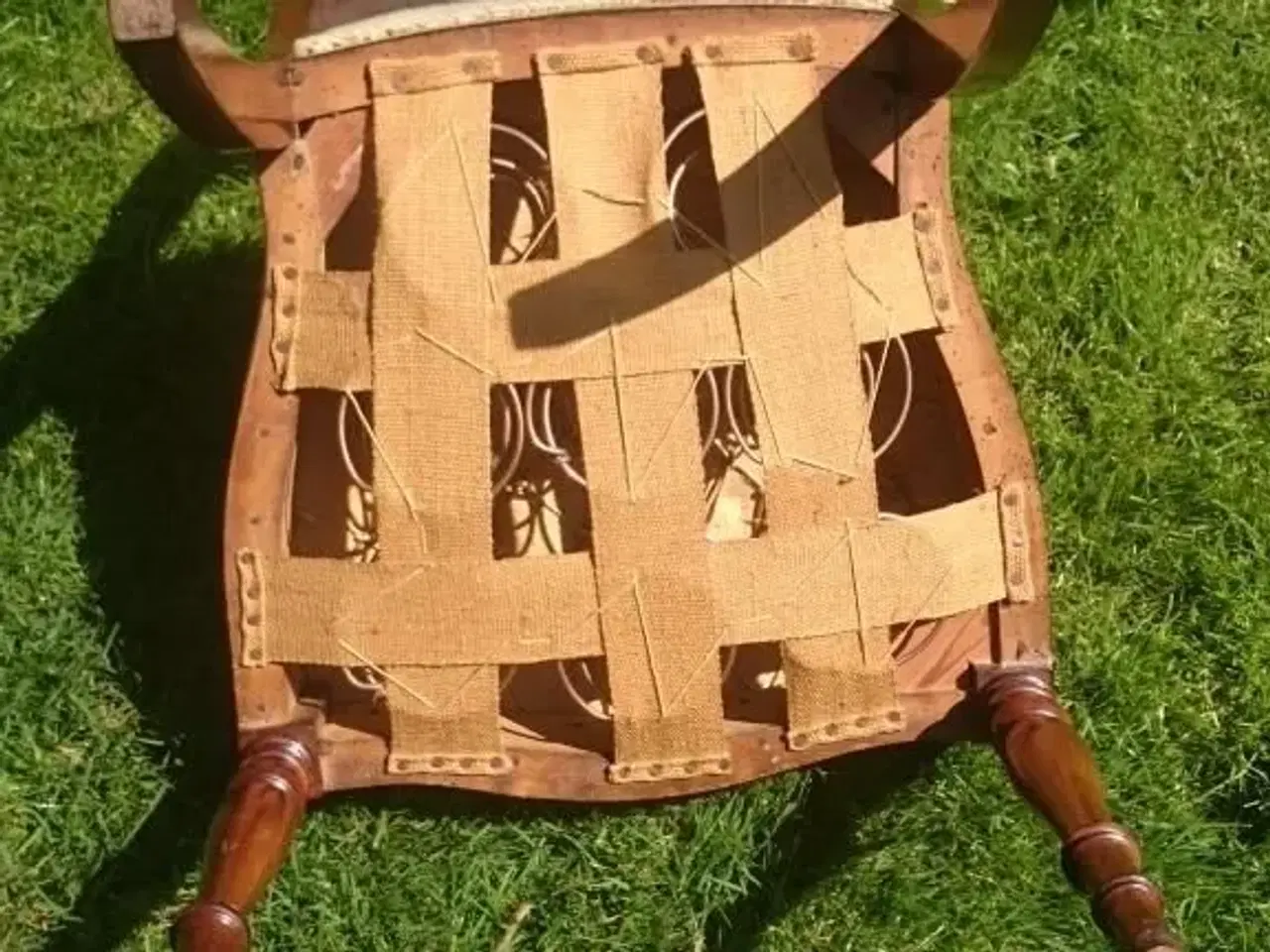 Billede 6 - 2 gamle stole med broderede sæder