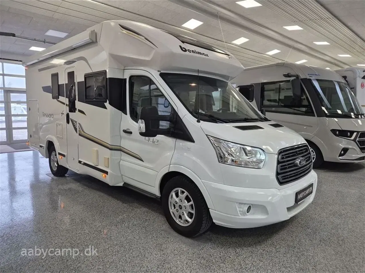 Billede 1 - 2019 - Benimar Tessoro 442   NK pakke. Automatgear. 95 Ah Batteri. solcelle. markise.  varme på spildevand. en ejer fra ny.  fuld service hos Ford inkl. tandrem. undervognsbehandlet.
