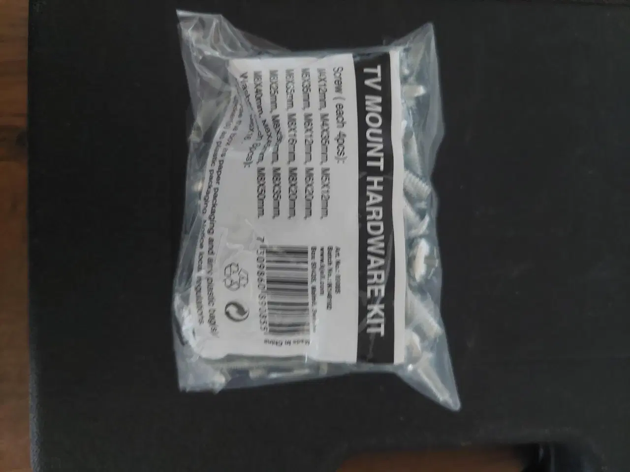 Billede 1 - Luxorparts Skruesortiment til VESA-montering.