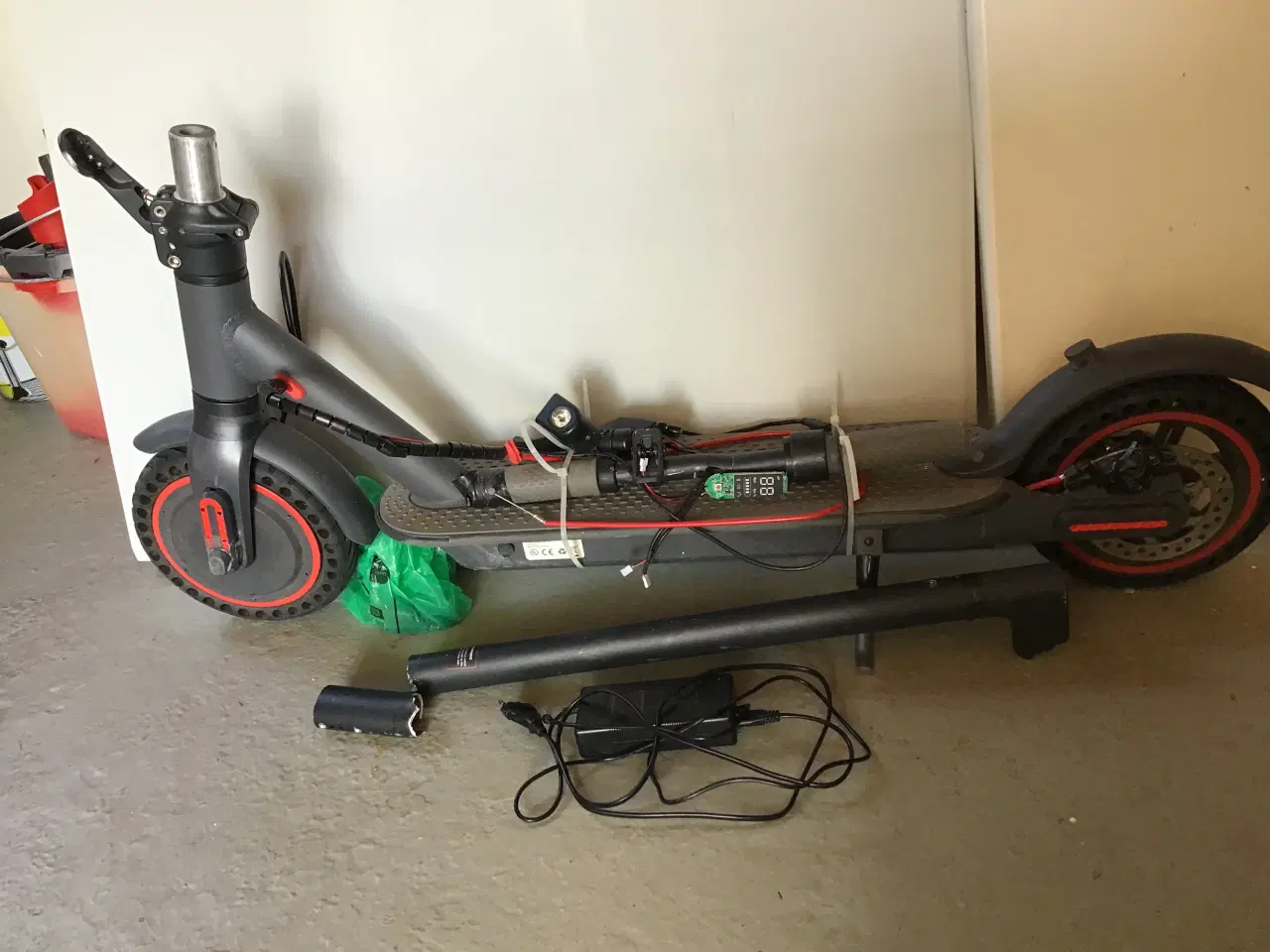 Billede 1 - El-løbehjul defekt styr