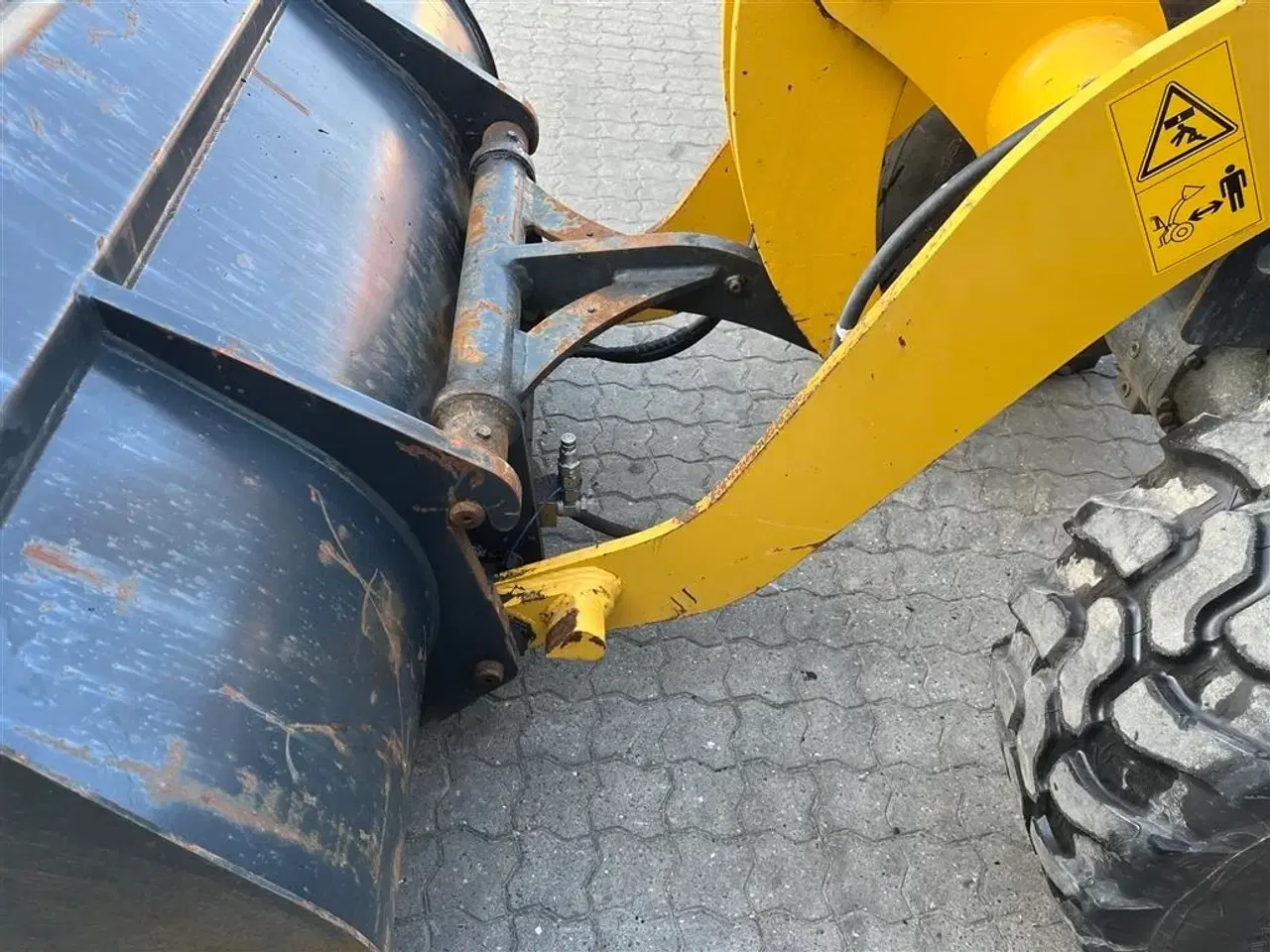 Billede 6 - Komatsu WA 70 M-8E0 med skovl og gafler