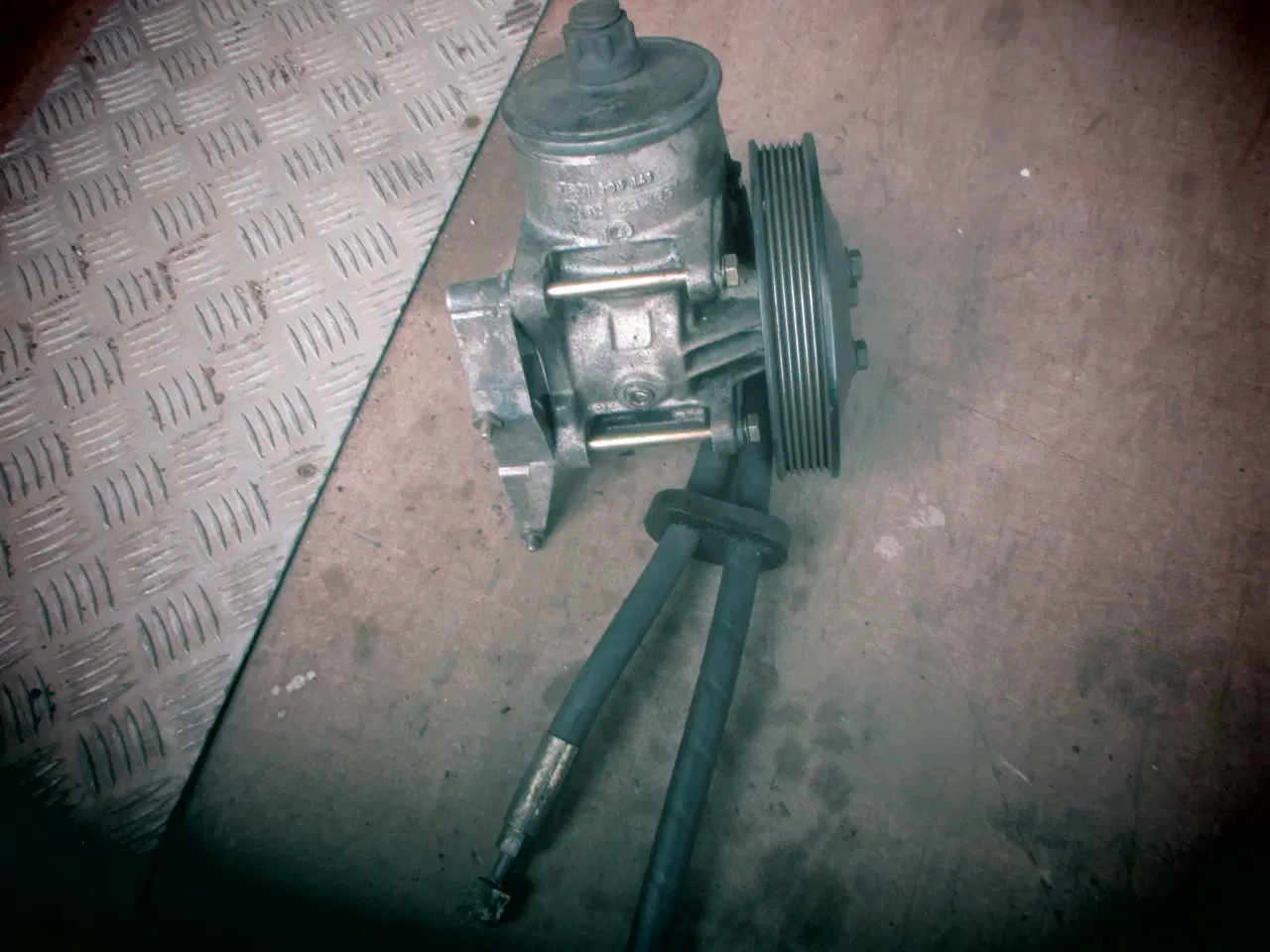 Billede 5 - Brugt Servo pumpe  Mercedes 190 D  