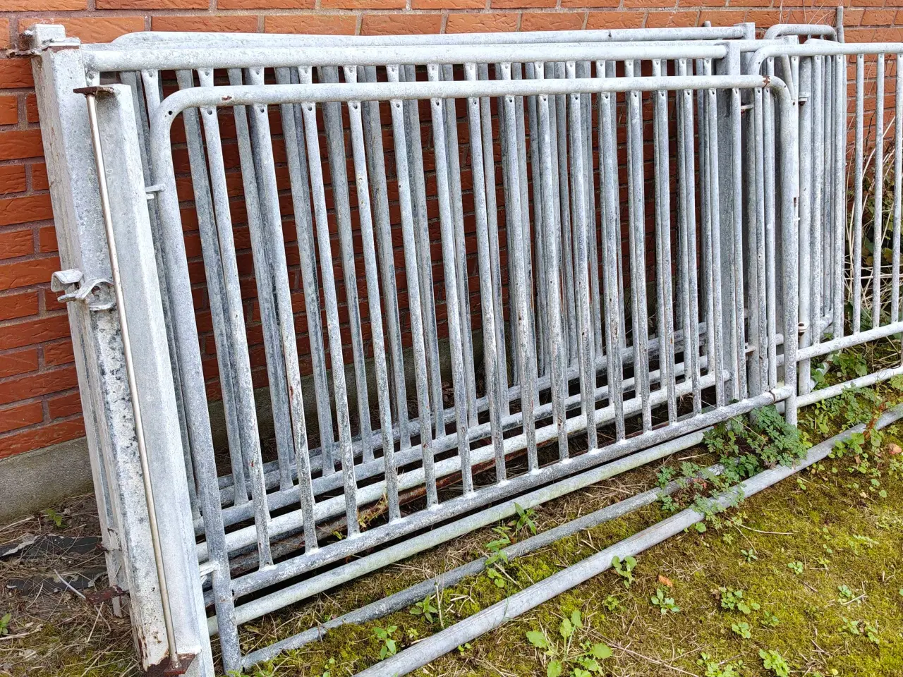 Billede 1 - Galvaniserede låger og skilrum