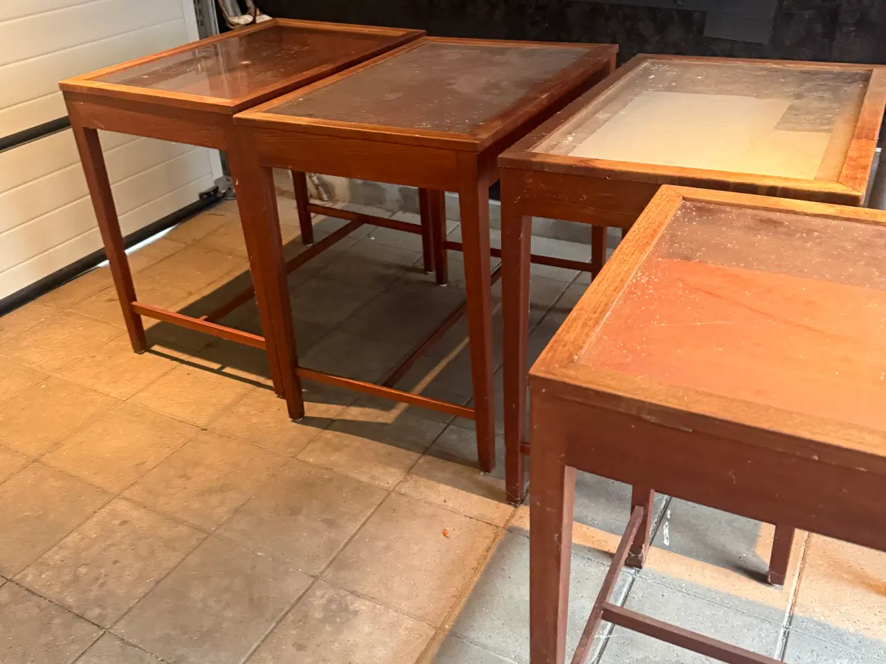 Billede 5 - Antik, træbord, glas montre, unika, vintage