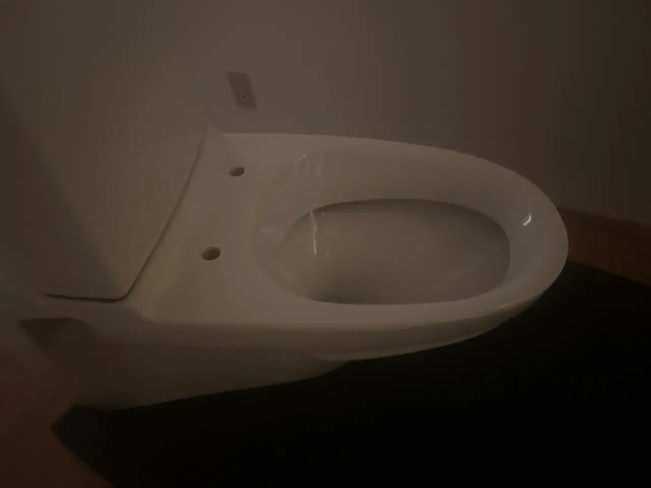 Billede 1 - Væghængt toilet