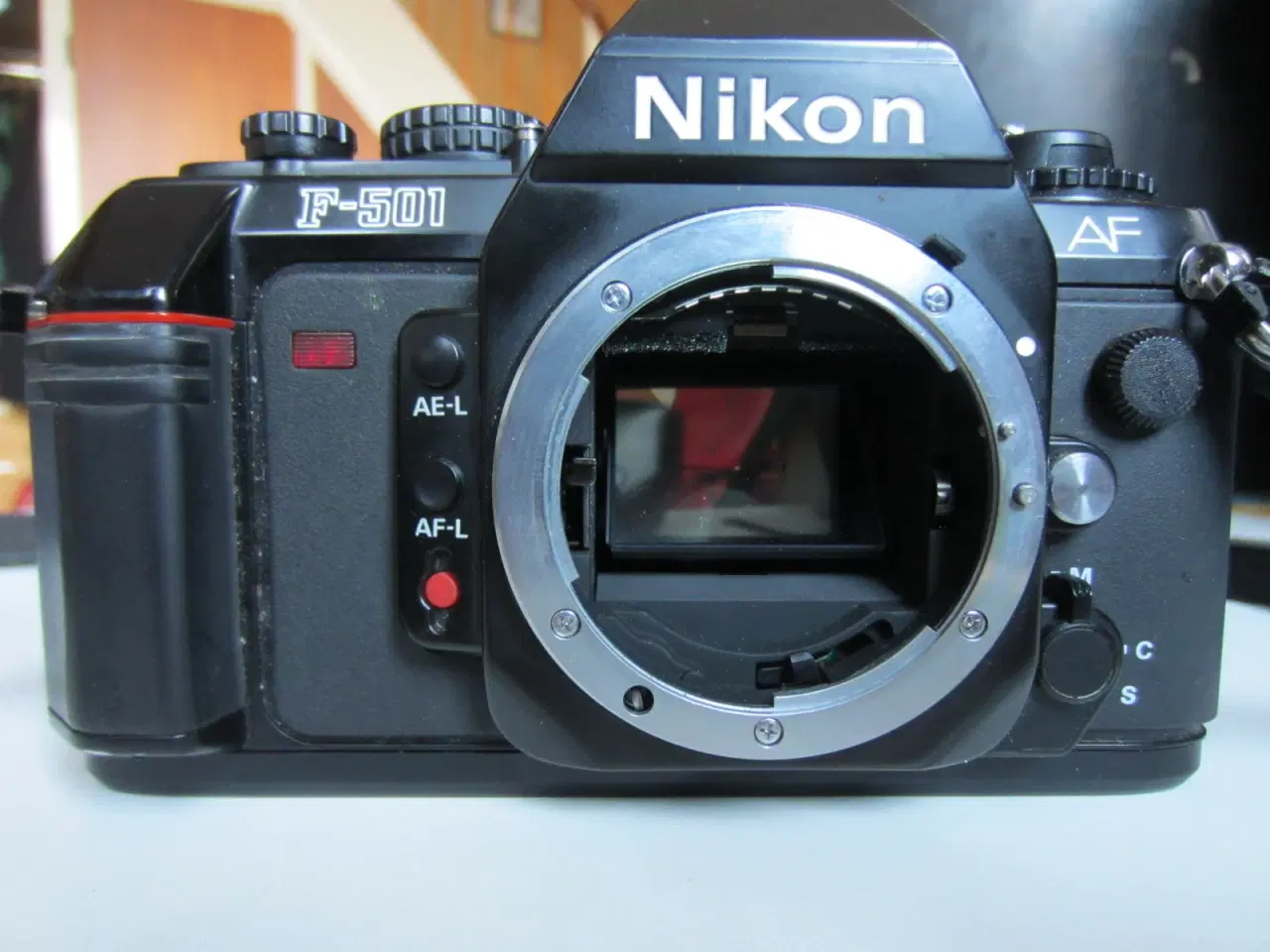 Billede 1 - Nikon F-501 AF spejlrefleks kamera med Nikon CF-35
