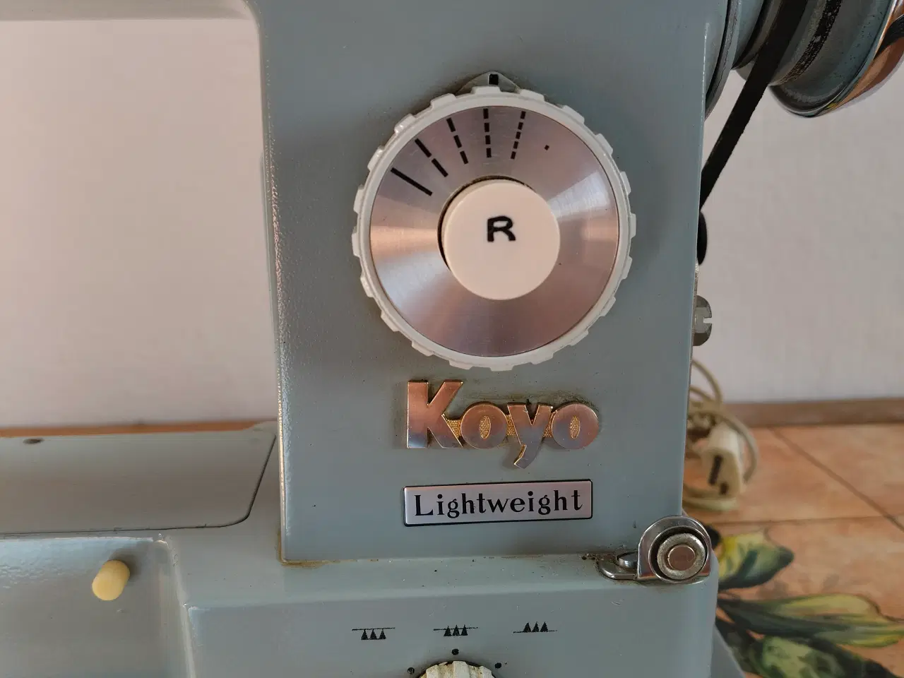 Billede 3 - 🧵 Vintage Koyo Lightweight symaskine med pedal