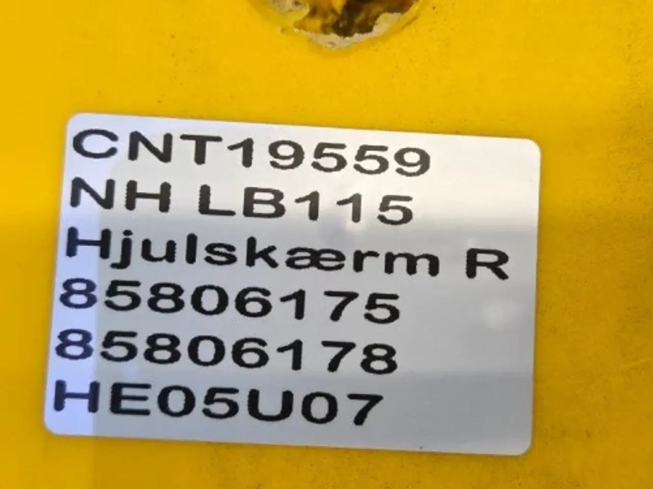 Billede 12 - New Holland LB115 Hjulskærm R. 85806175