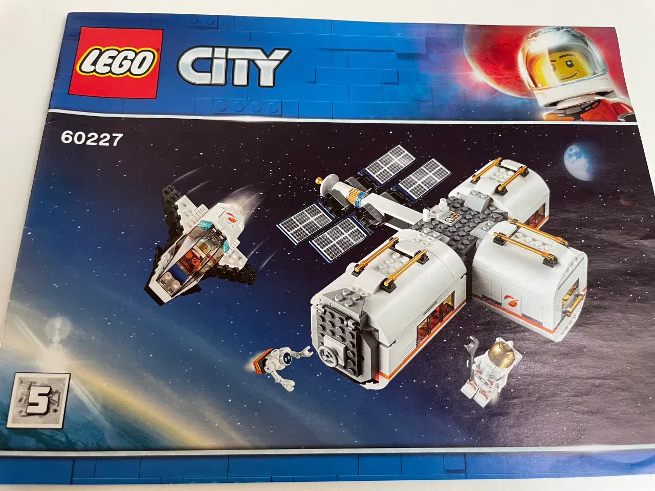 Billede 2 - Lego rumstation 60227