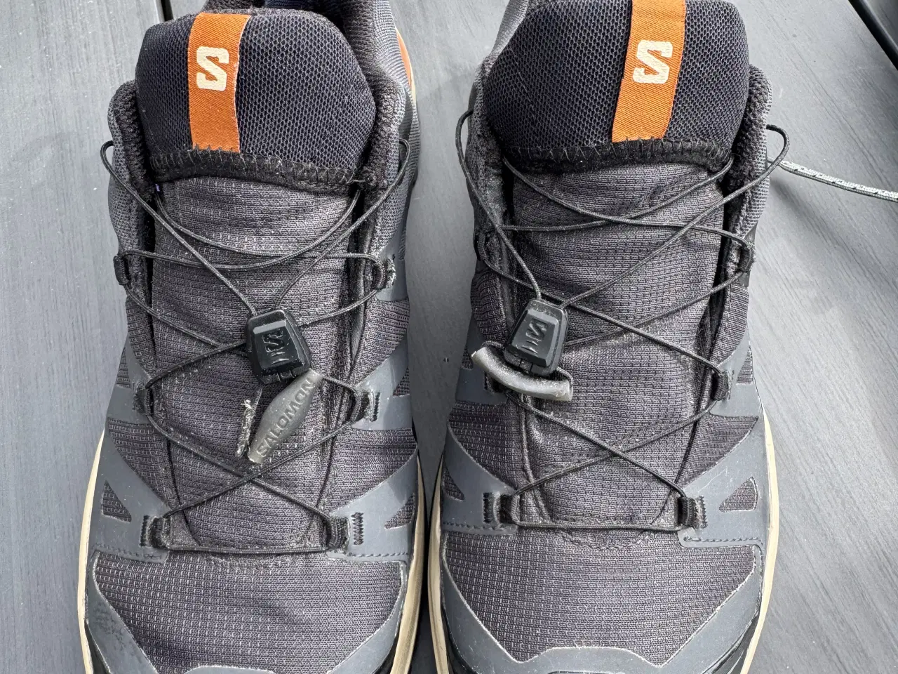 Billede 6 - Asics og Salomon vandresko. 