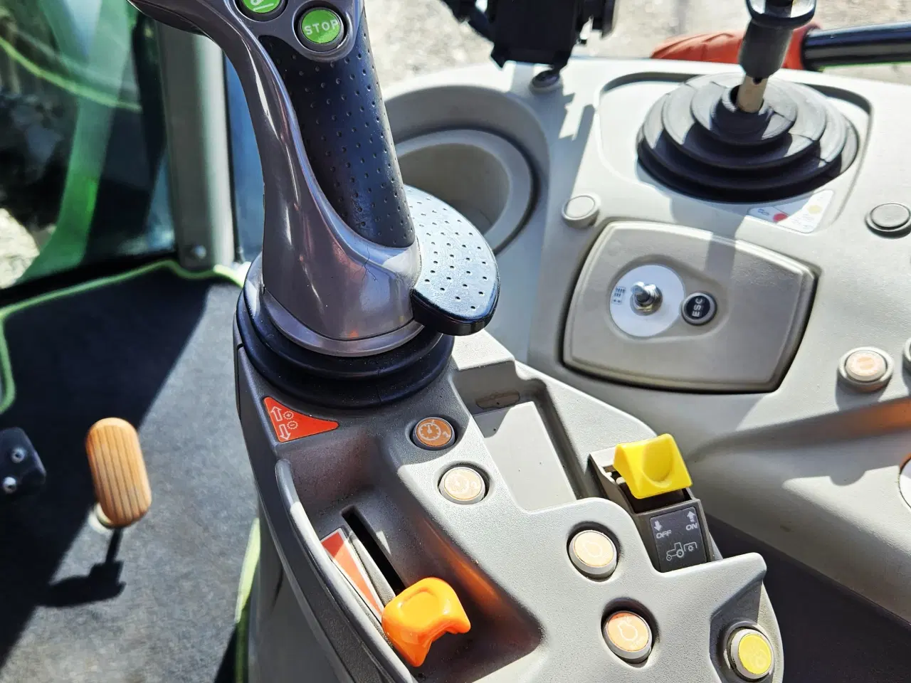 Billede 15 - Deutz 6140 TTV / 3600 timer / frontlift