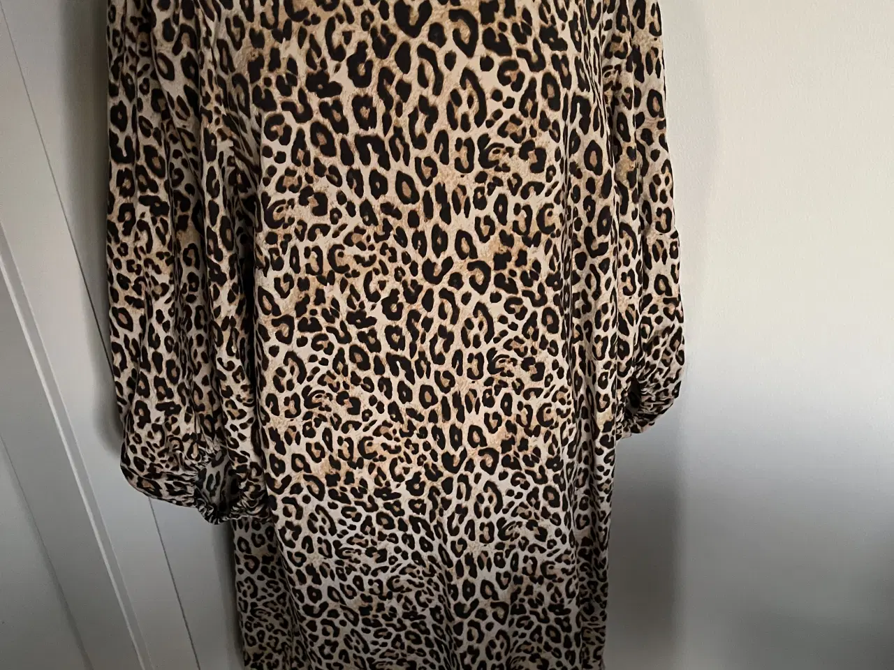 Billede 1 - Kjole, leopard str XL