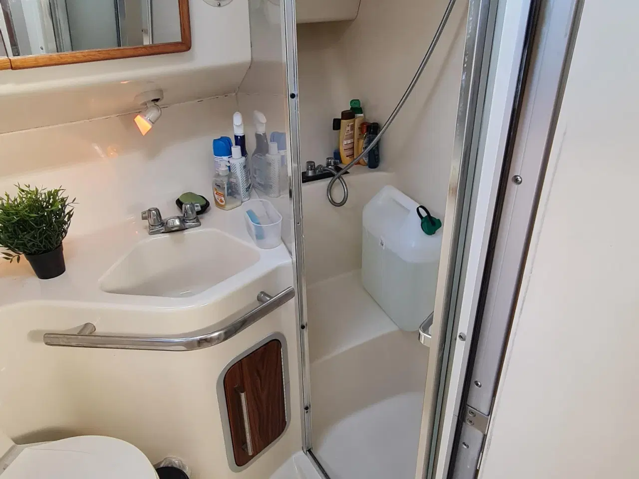 Billede 6 - Dejlig stor motorbåd til billige penge Sea Ray 