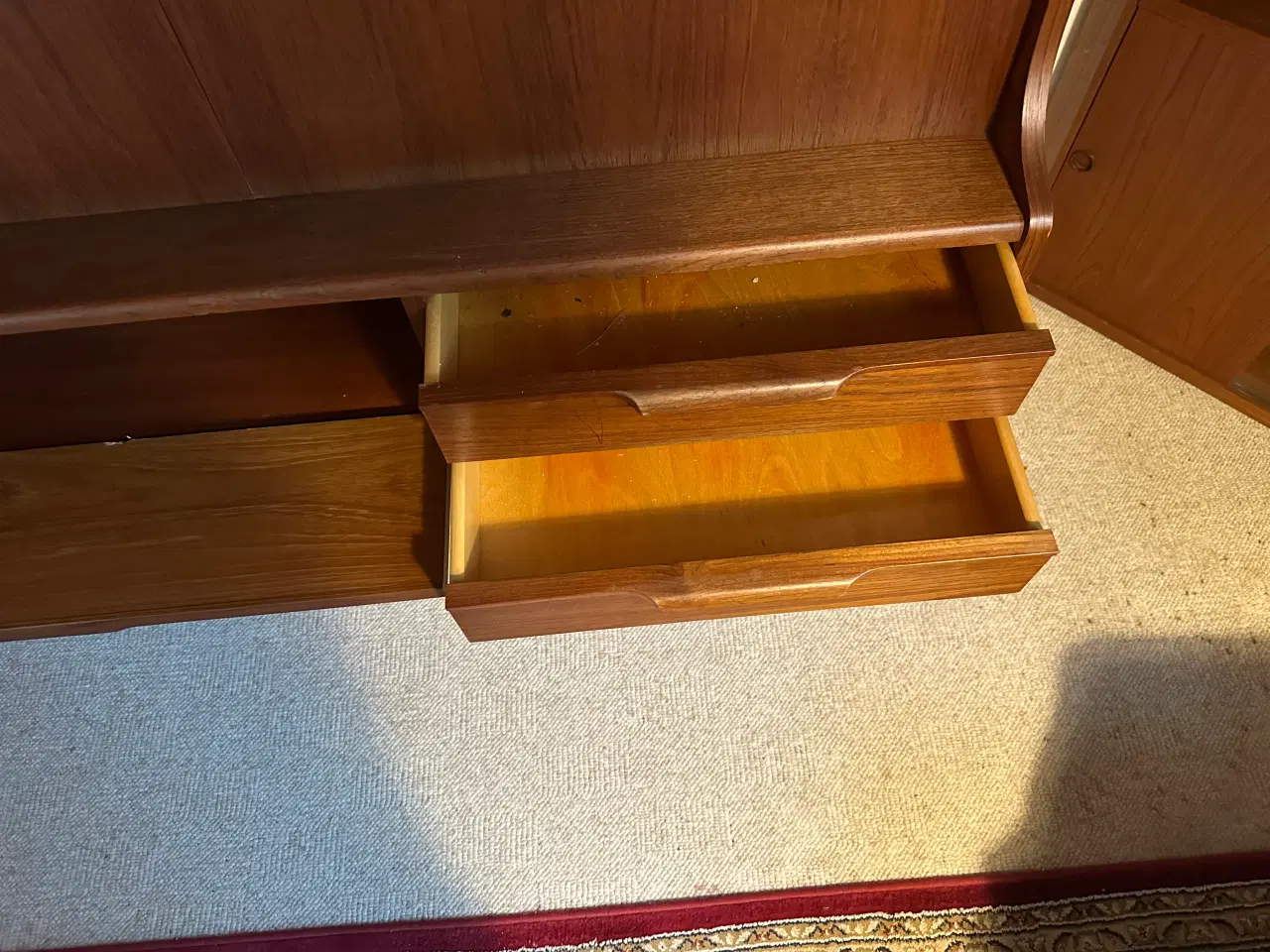 Billede 9 - Dækketøjsskab i teaktræ