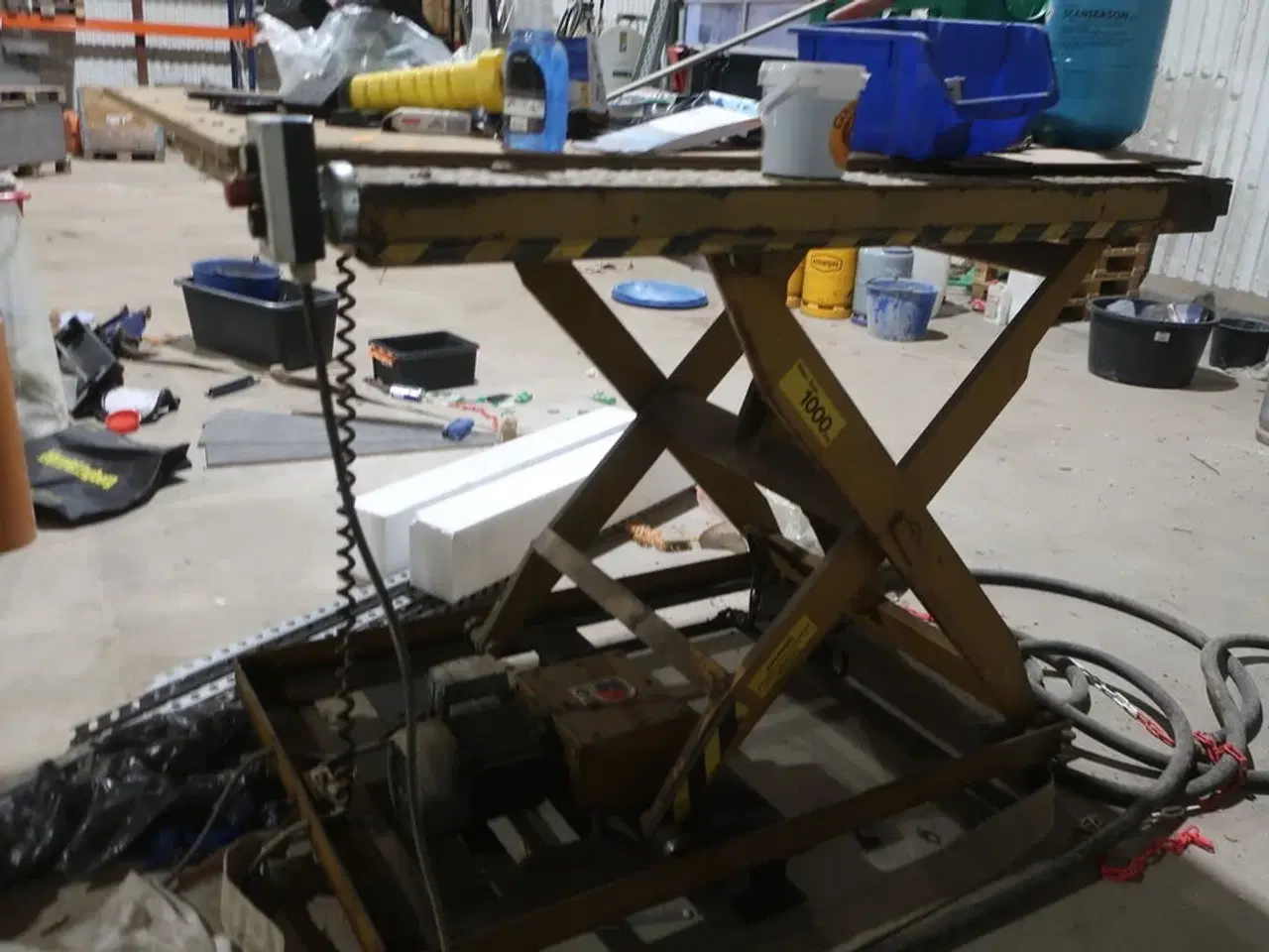 Billede 5 - Saksløftebord med indhold