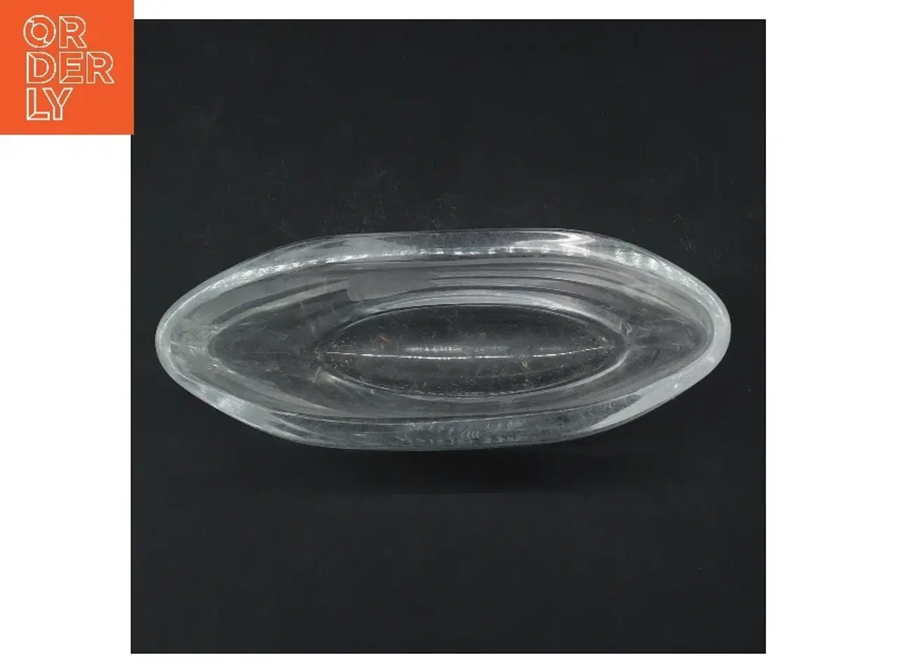 Billede 2 - Glasvase med graveret motiv (str. 16x11 cm)