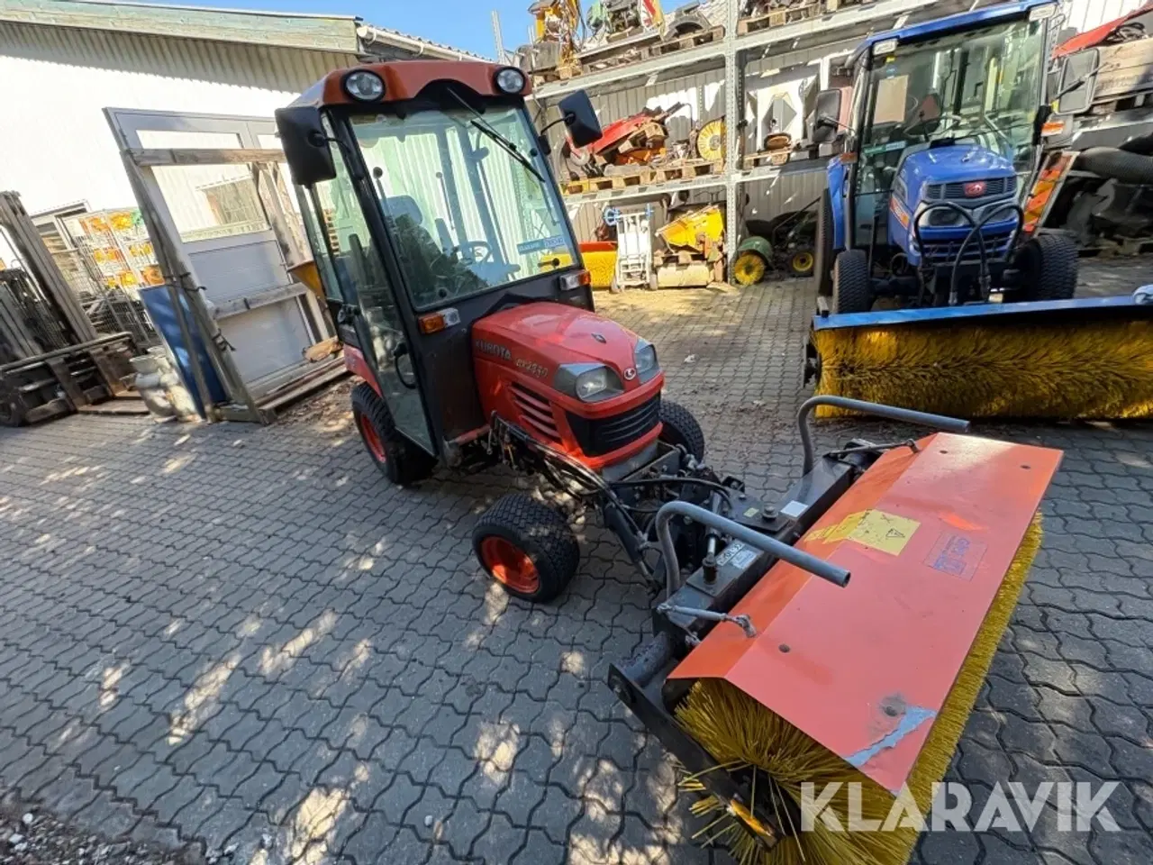 Billede 7 - Traktor Kubota BX2350DV-FR med kost og saltspreder