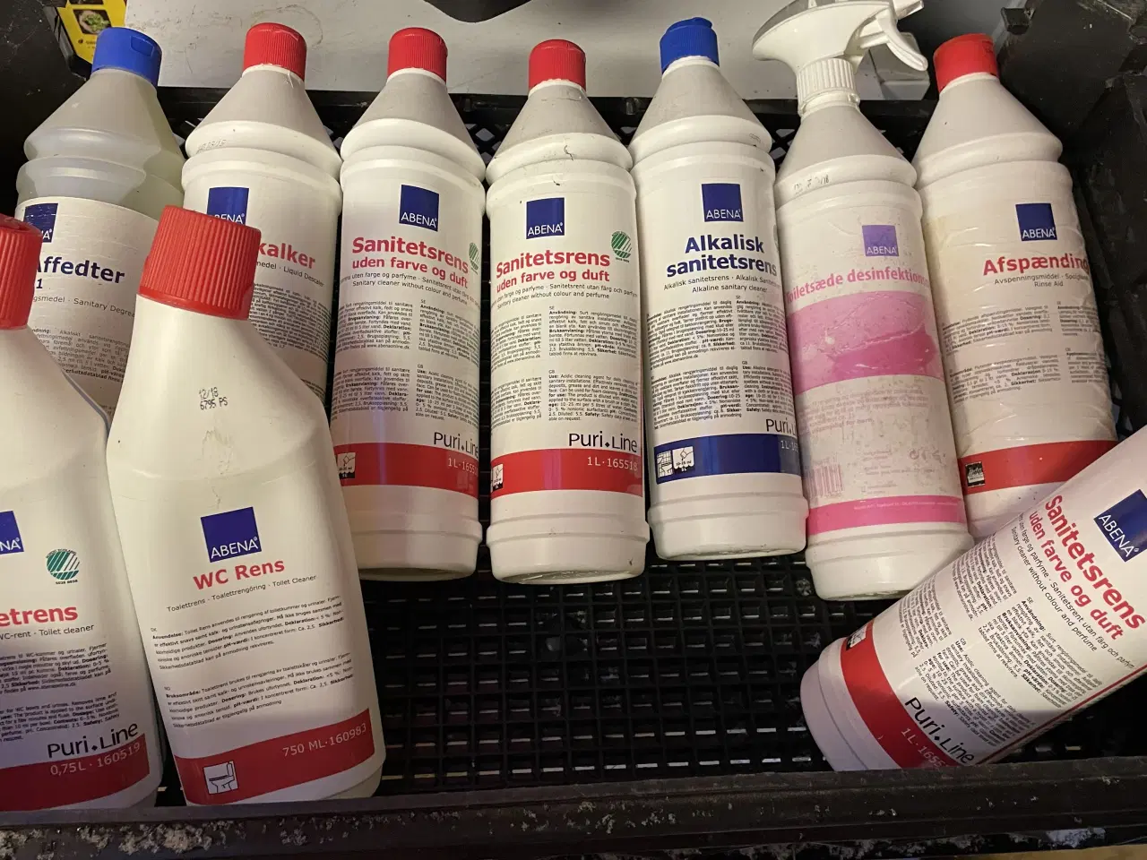 Billede 1 - Forskellige rengøringsartikler