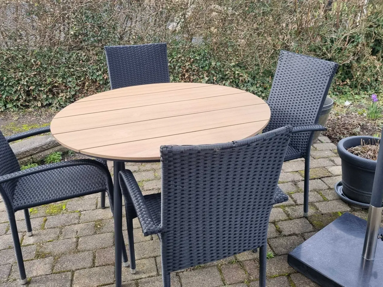 Billede 3 - Havebord+4 stole+parasol m.fod