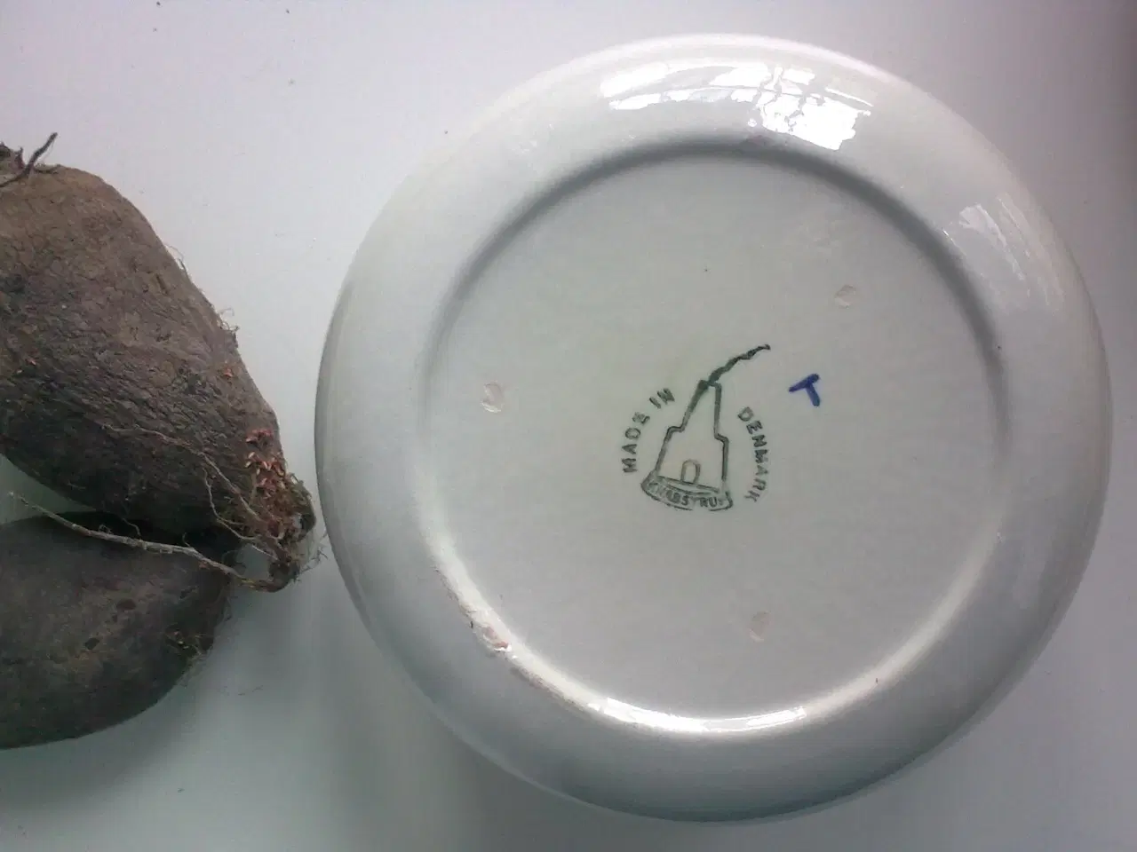 Billede 6 - Rød GRIM typografi UBRUGELIG skål KNABSTRUP