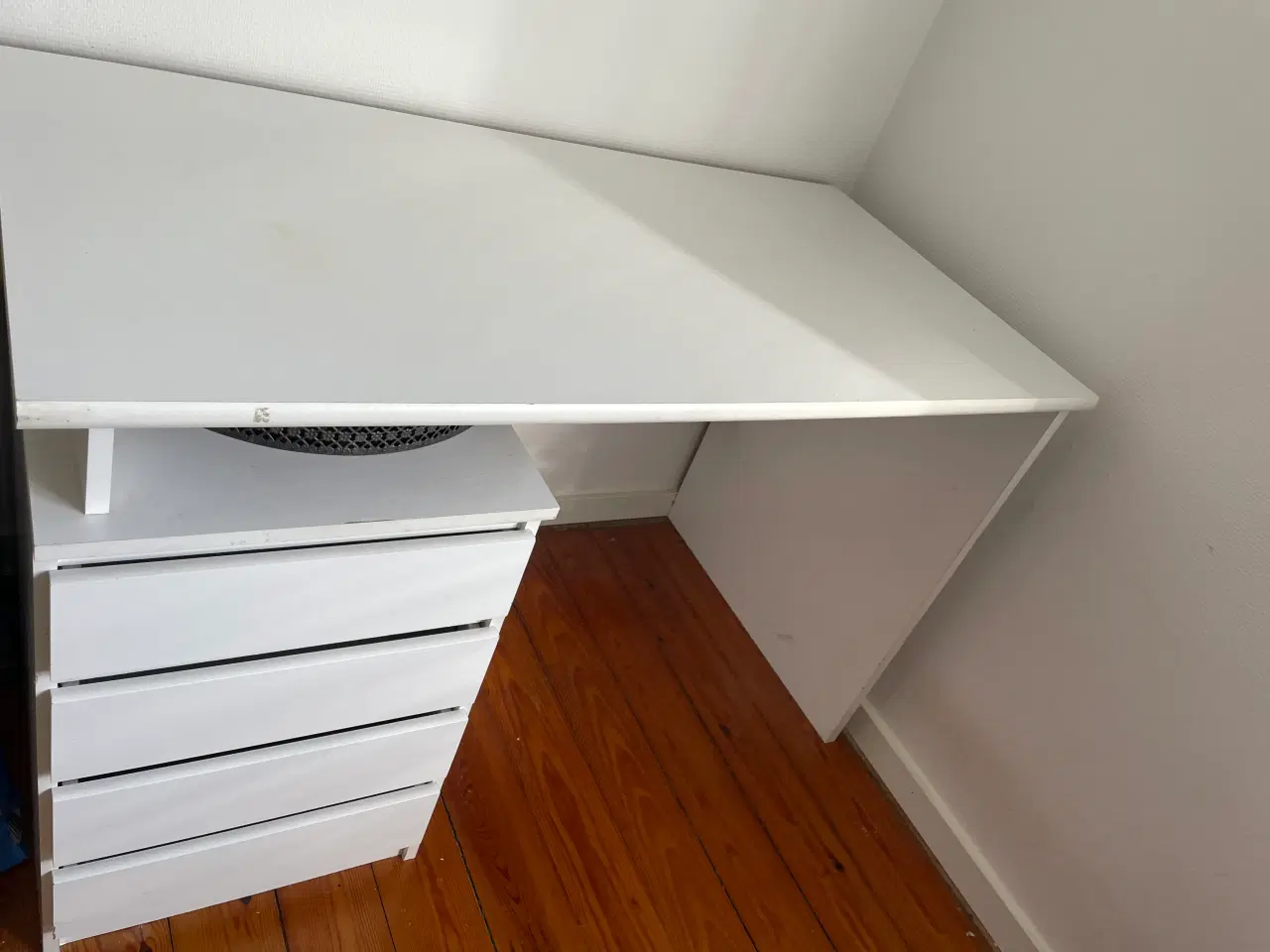 Billede 2 - Skrivebord med skuffer