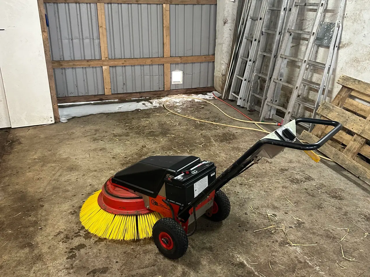 Billede 4 - Duks fejermaskine