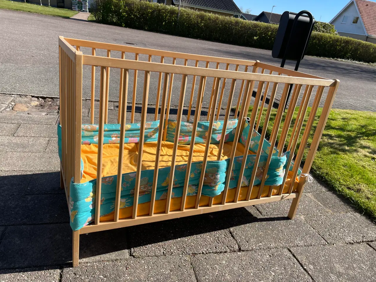 Billede 2 - Barneseng med fin madras
