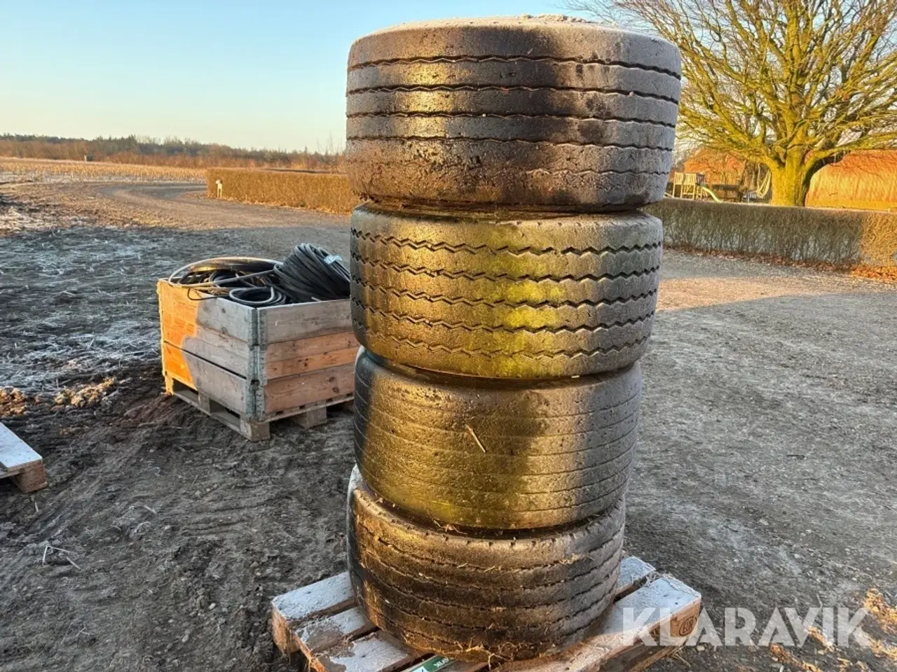 Billede 1 - Dæk med fælg 435/50R19.5 - 4 styk