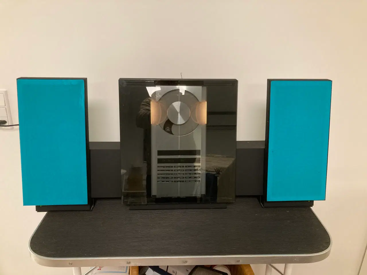 Billede 1 - BEOCENTER 2300 med aktive højtalere og vægbeslag