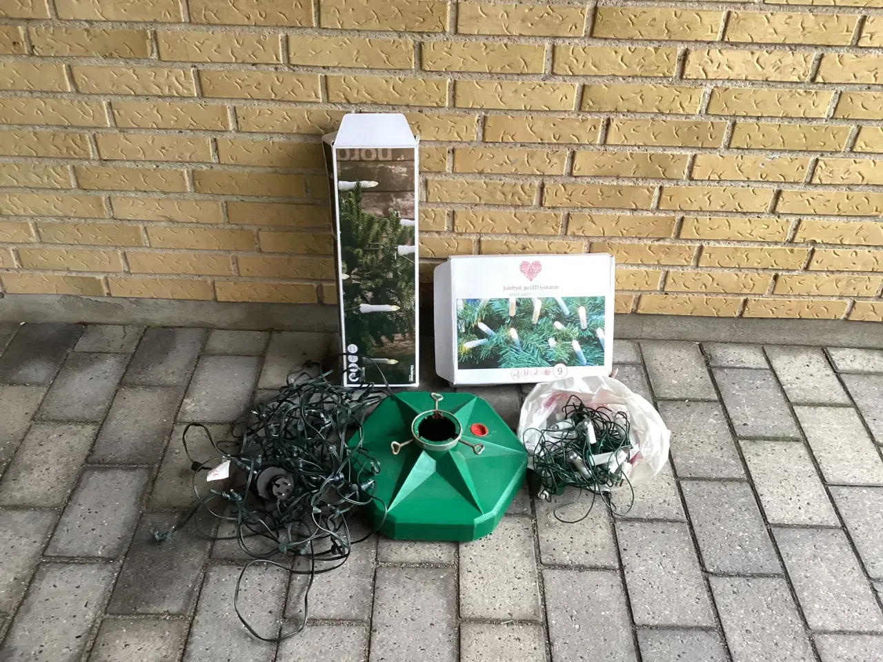 Billede 1 - Juletræskæder til indendørs brug