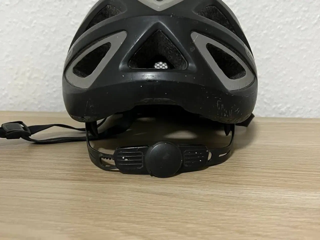 Billede 3 - ABUS cykelhjelm str. 52-58 cm – kun 50 kr!