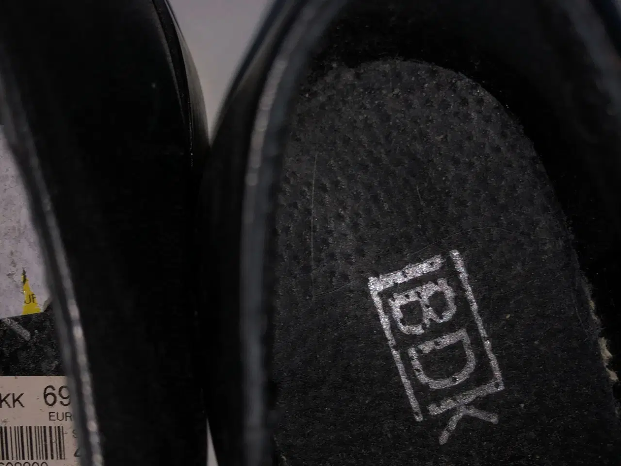 Billede 3 - Nye sorte snørre sko med glatte såler lædersåler