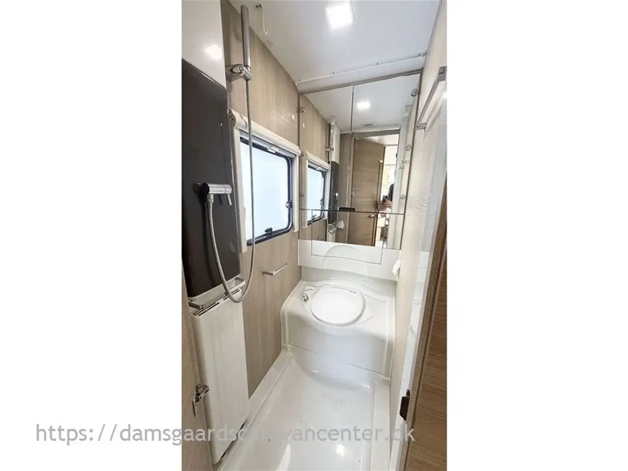 Billede 12 - 2016 - Adria Adora Silver "Jubilæumsmodel" 522 UP m. Alde   Franskseng-Alde-Gulv temp.-Mover-El-støtteben