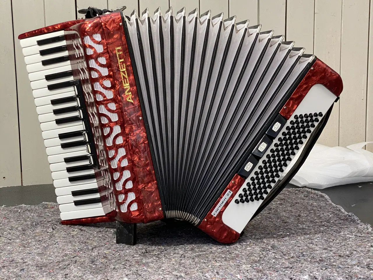 Billede 4 - ANEZETTI harmonika – 37 tangenter – flot blodrød