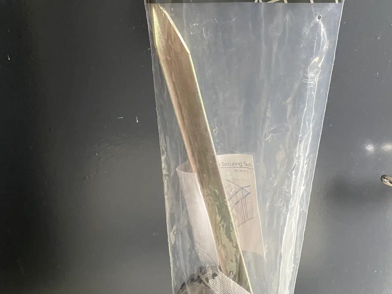 Billede 2 - Stormbånd med 40 cm jordspyd 3 stk