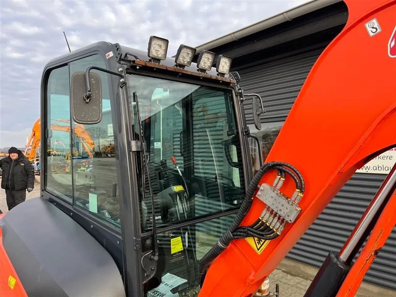 Billede 19 - Kubota kx027-4 Aftageligt Engcon rotortilt, Centralsmørring mm.