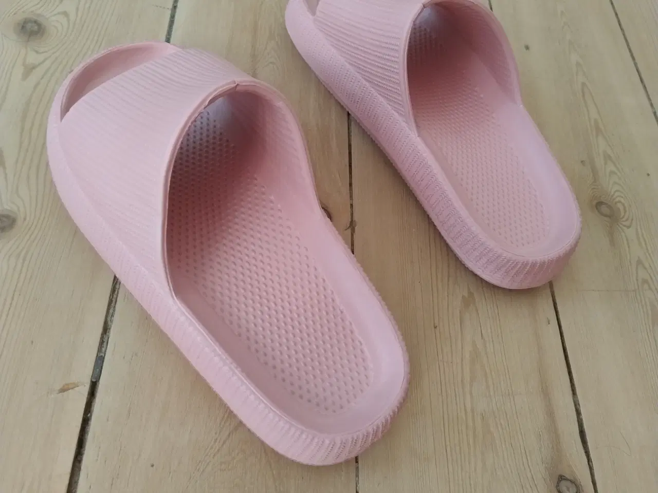 Billede 1 - Slippers sandaler fra Kvickly 