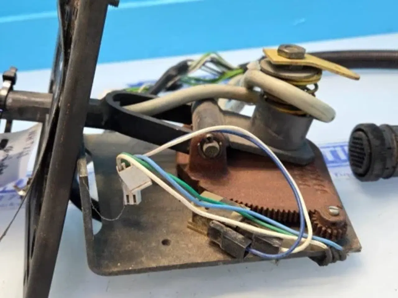 Billede 4 - New Holland TX68 Kørehåndtag 84017717