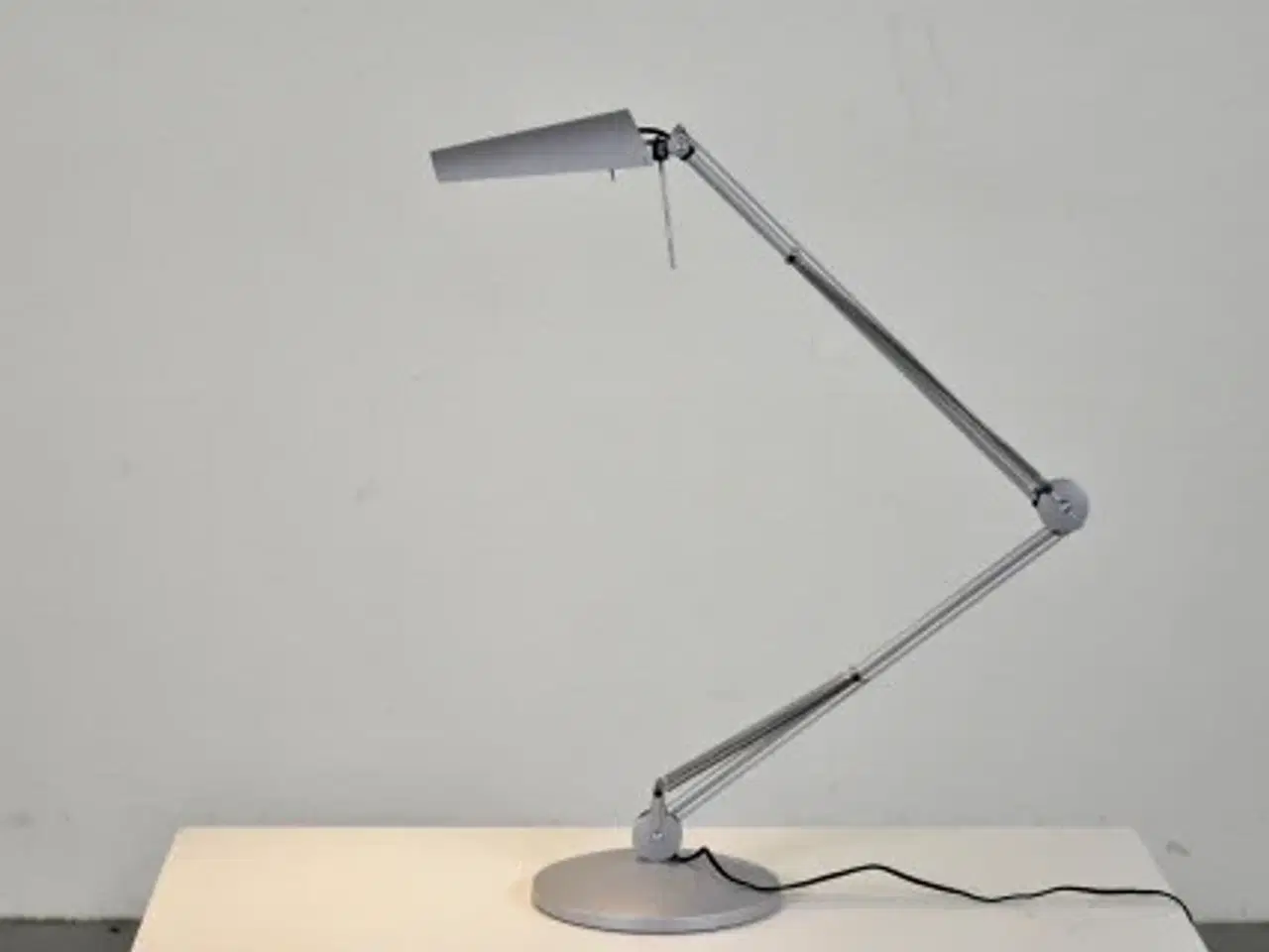 Billede 4 - Luxo air bordlampe i alugrå