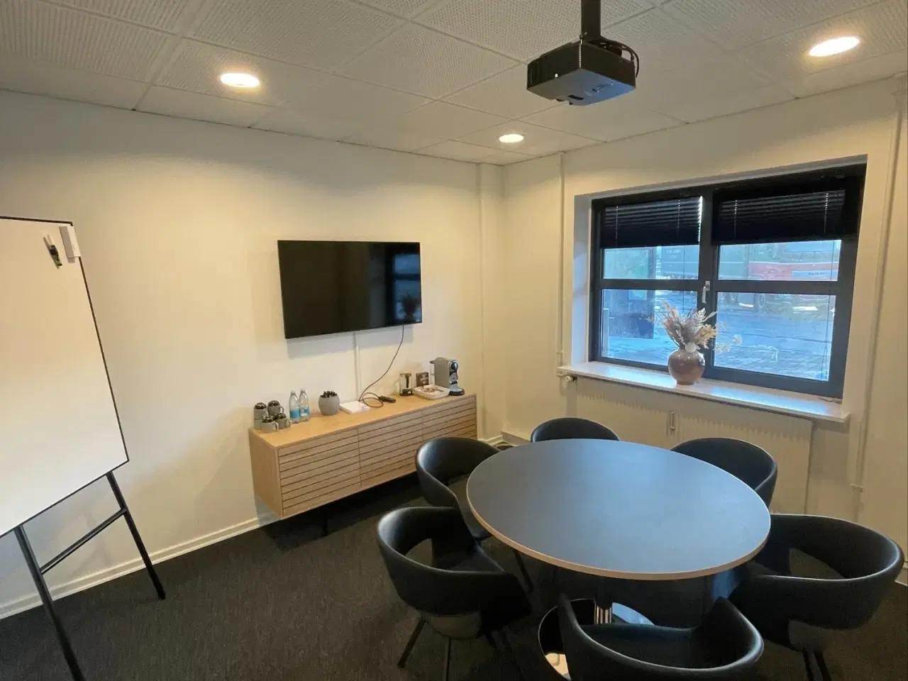 Billede 2 - UNIKT KONTORLOKALE