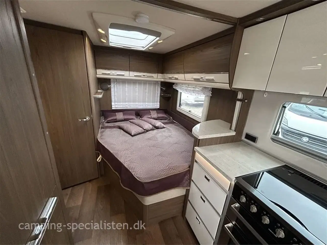 Billede 9 - 2019 - Hymer Nova S 545   Hymer Nova S 545 med Alde model 2019 kan nu ses hos Camping-Specialisten
