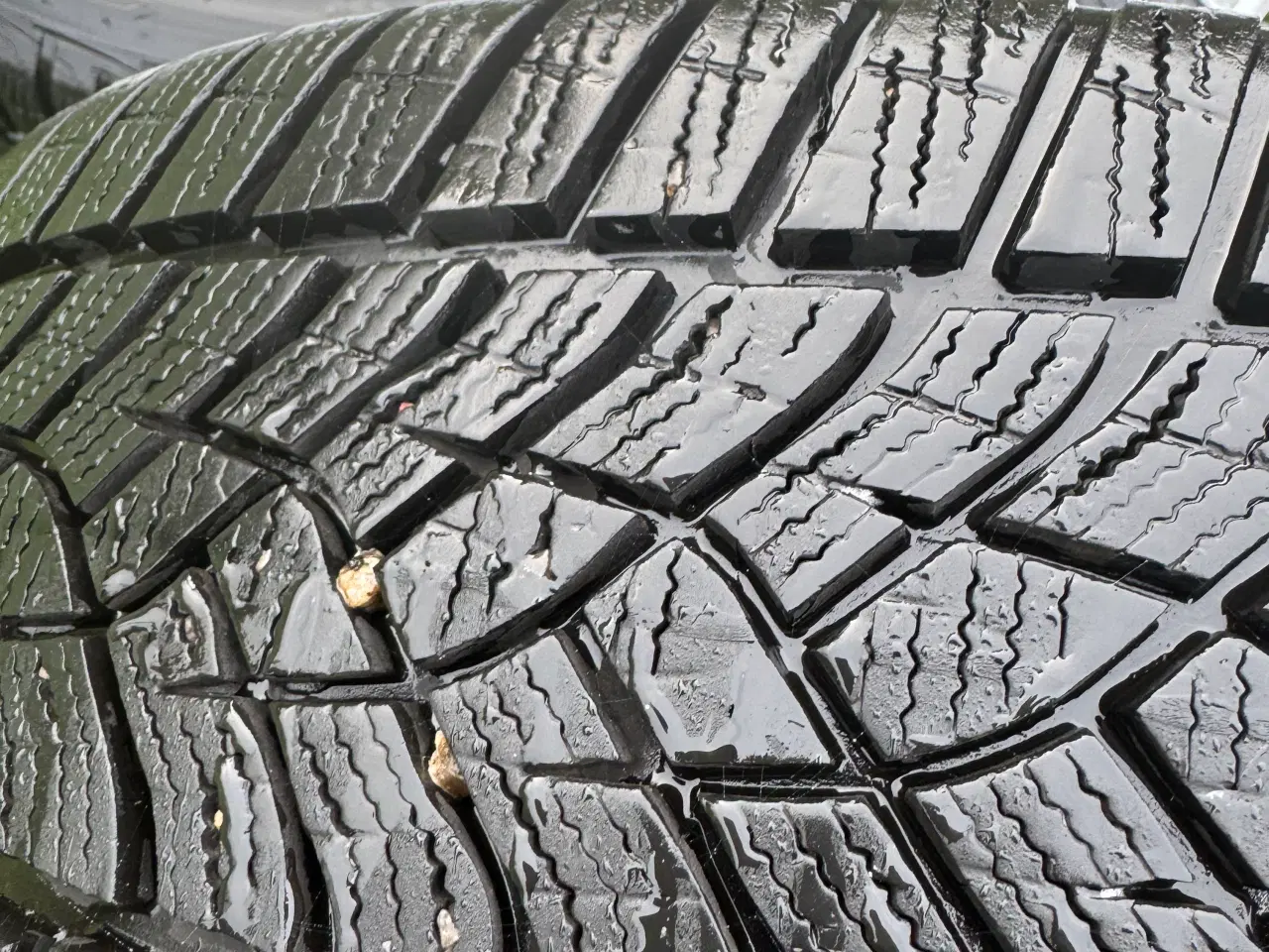 Billede 2 - 4stk vinter dæk på alufælge siddet på Mercedes cla