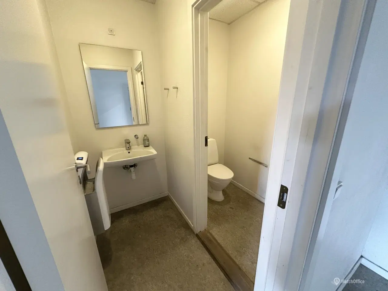 Billede 11 - Meget synlig og attraktiv butiks- eller showroomlejemål