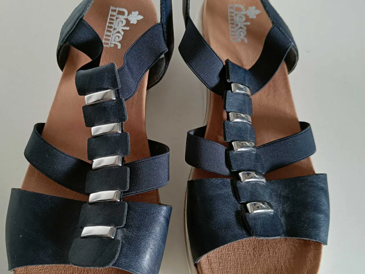 Billede 5 - Rieker sort læder sandaler 42str 